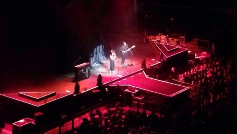 Us the Duo open the show for the first half hour.