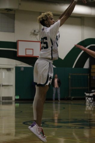 Varsity boys basketball ends season with CCS qualification