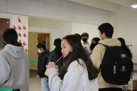 The differences among us club hosts their Santa smoothie social to raise awareness for different disabilities and form bonds within the school community.