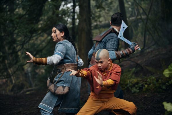 Main characters Aang, Katara and Sokka prepare to fight enemies in a great display of choreography (Photo from Netflix). 